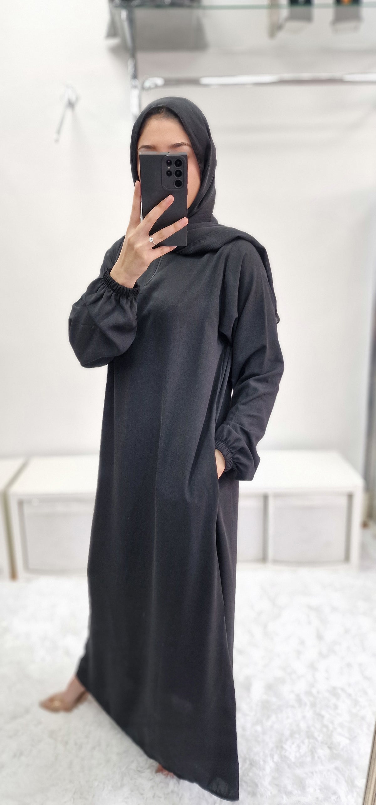 Sultana abaya black