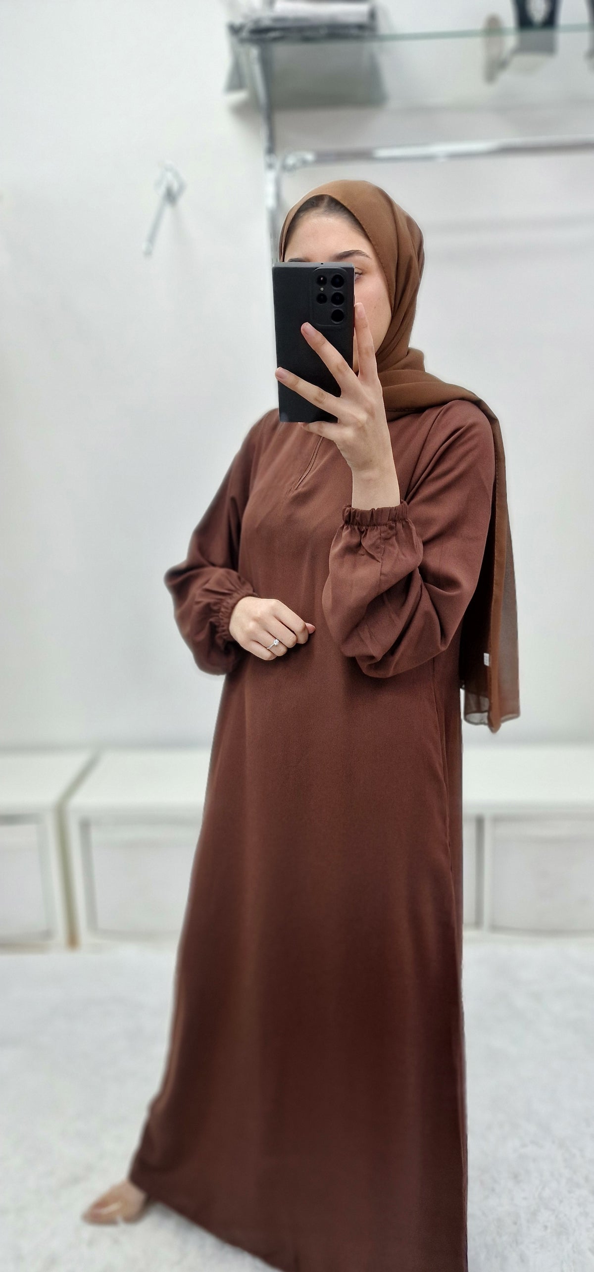 Sultana pocket abaya brown