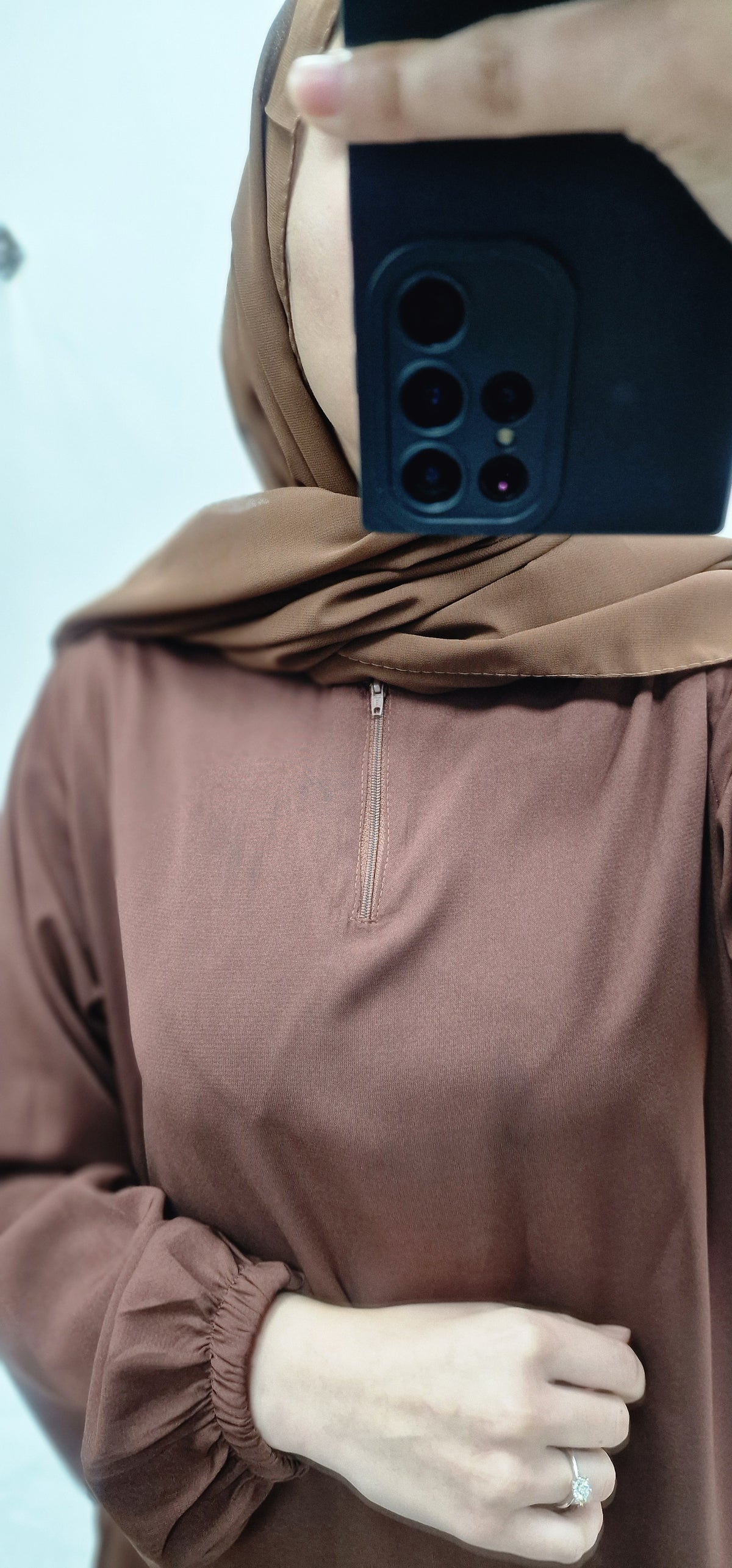 Sultana pocket abaya brown