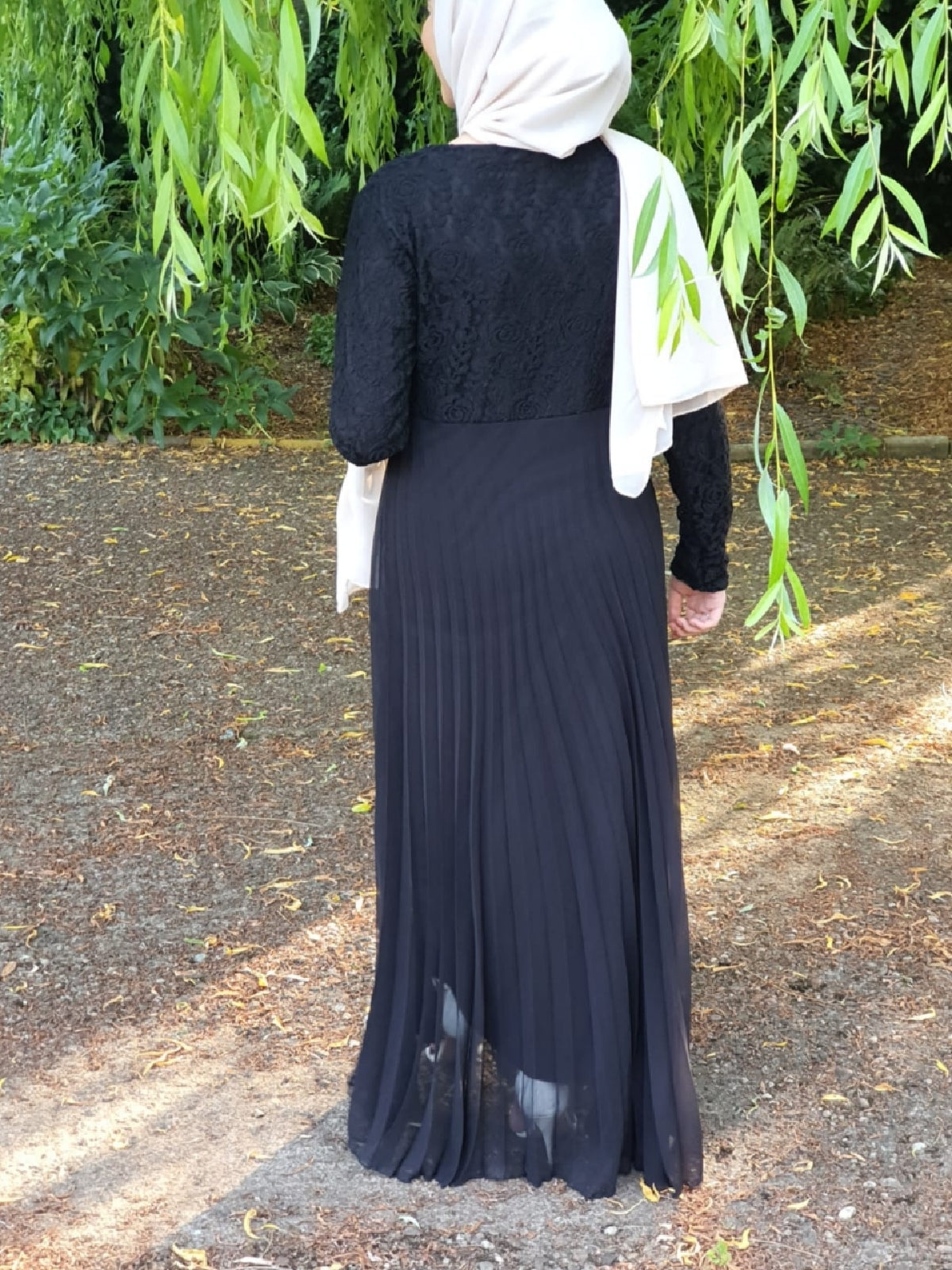 Shela black: