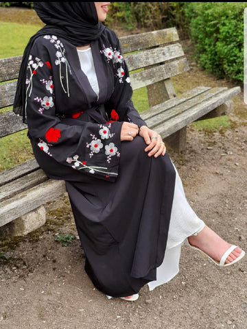 Saira black